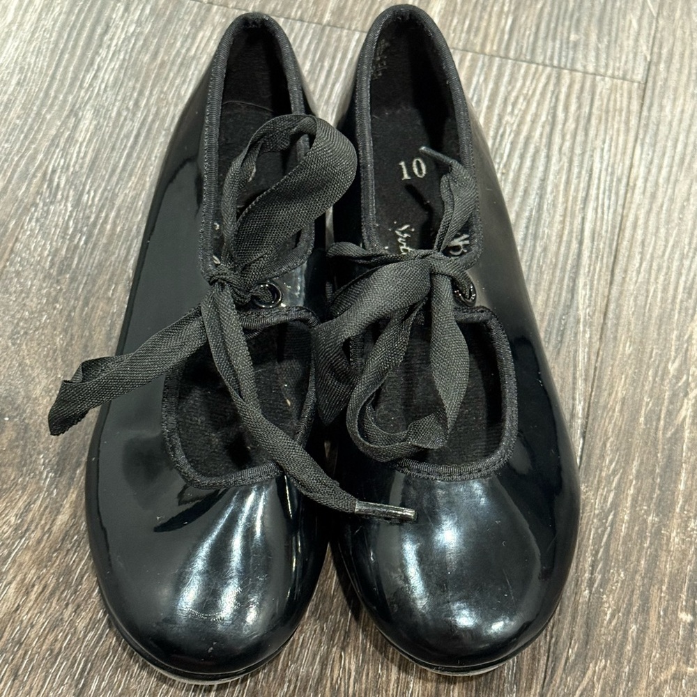 ABT Spotlights Girl’s Tap Shoes
